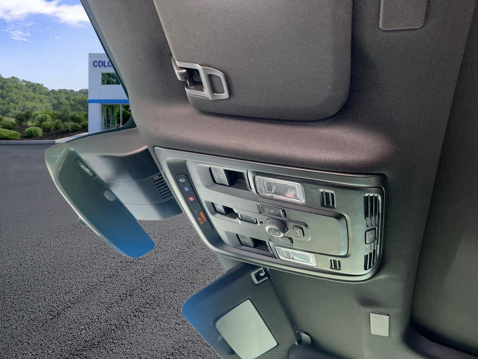 Certified 2025 GMC Yukon AT4 Ultimate w/ LPO, Floor Liner Package AWD/4WD image 25