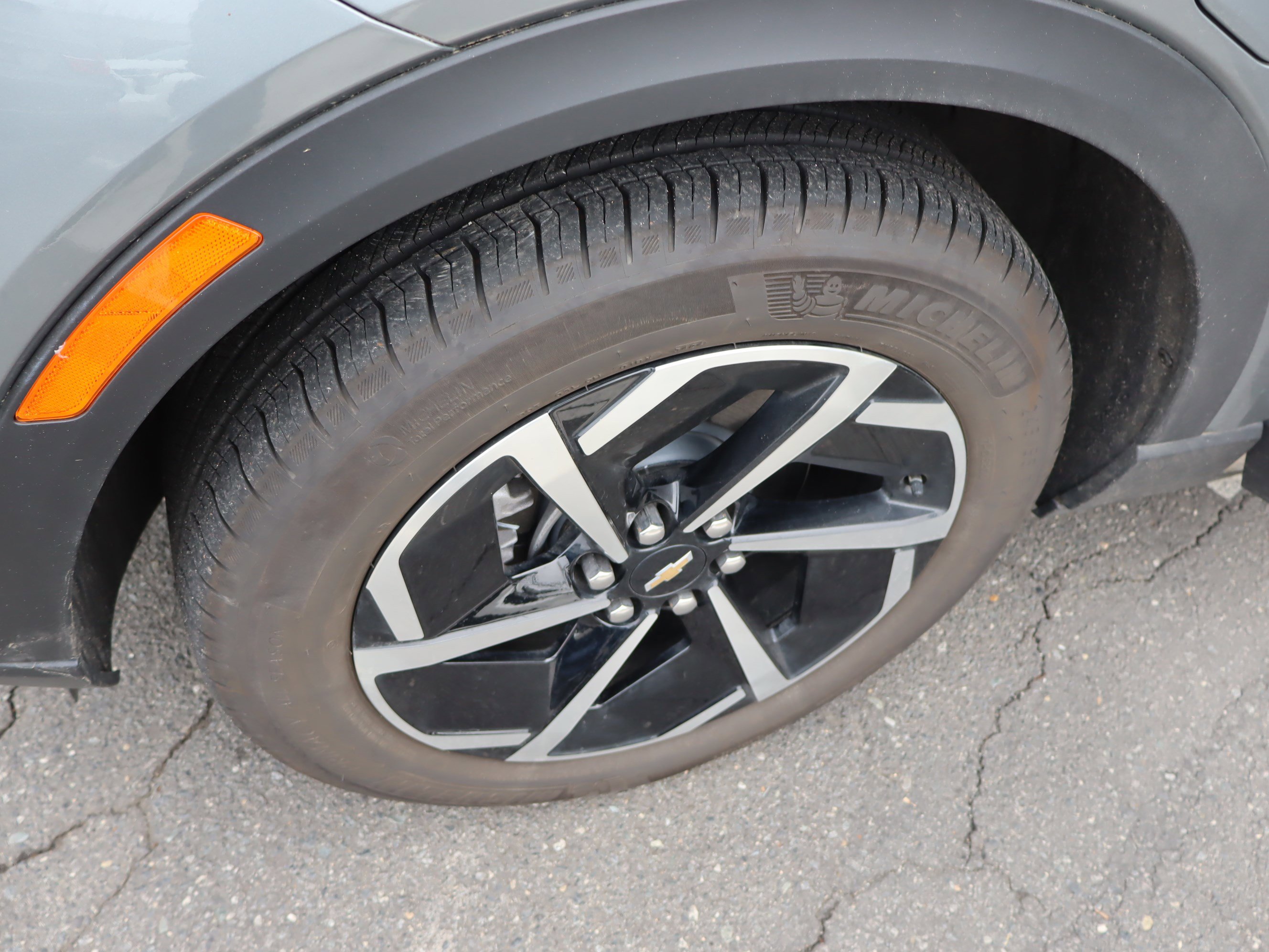 Used 2025 Chevrolet Equinox EV LT image 40