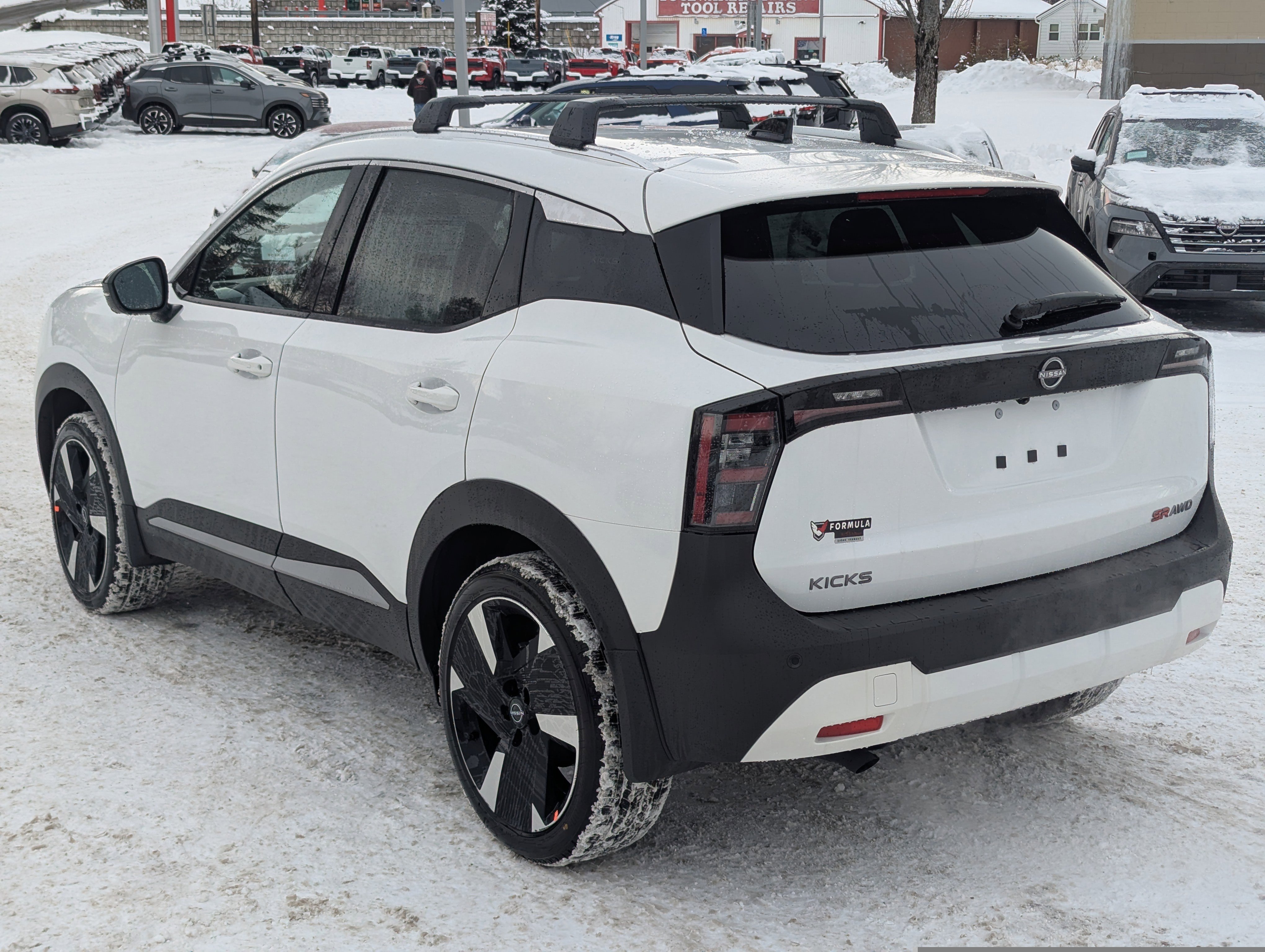 New 2026 Nissan Kicks SR w/ Cold Weather Package image 5