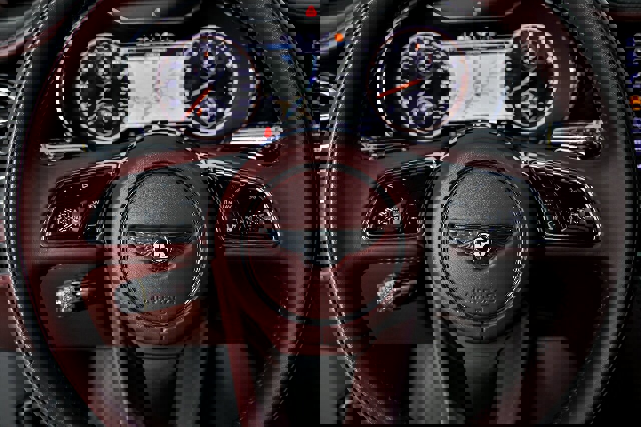 Used 2023 Bentley Flying Spur V8 image 30