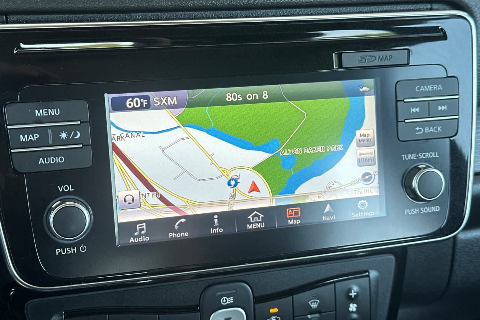 Used 2018 Nissan Leaf SV w/ SV Technology Package FWD image 19