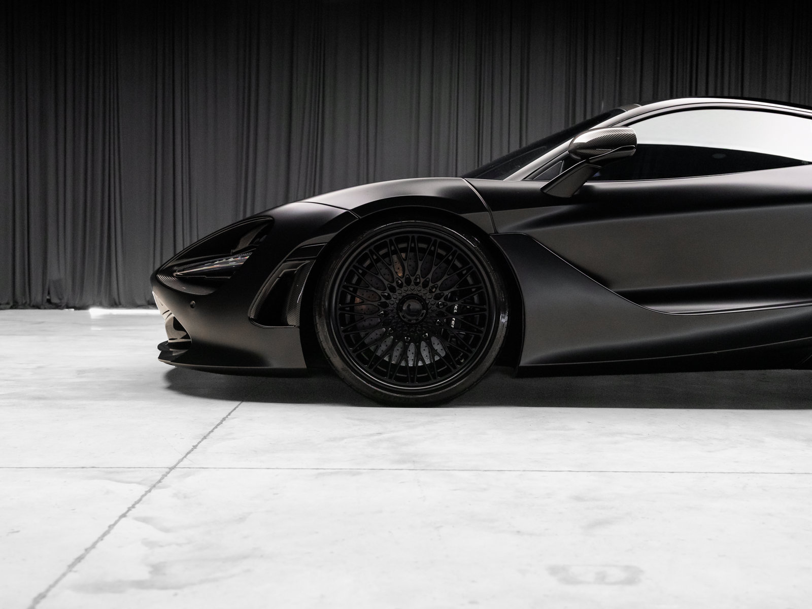 Used 2018 McLaren 720S RWD image 28