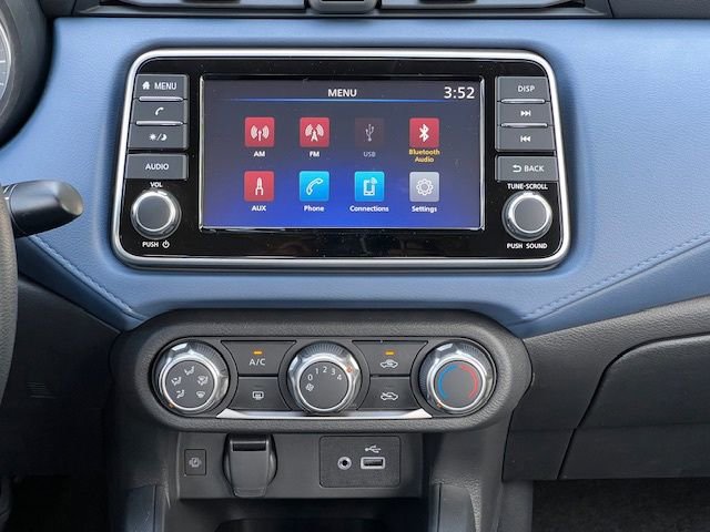 New 2025 Nissan Versa SV w/ Trunk Package FWD image 18