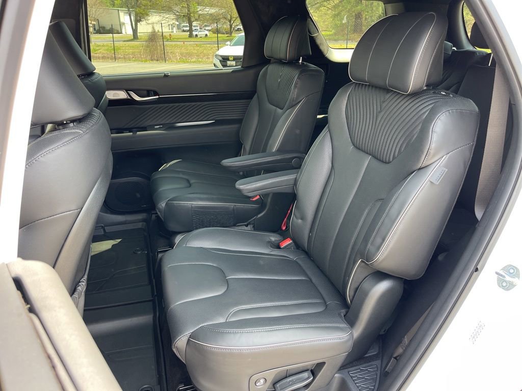 Used 2024 Hyundai Palisade Calligraphy image 23