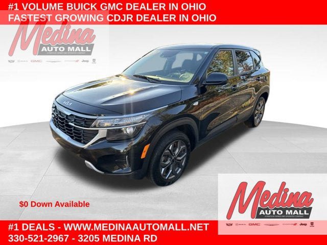 Used 2024 Kia Seltos LX AWD/4WD image 1