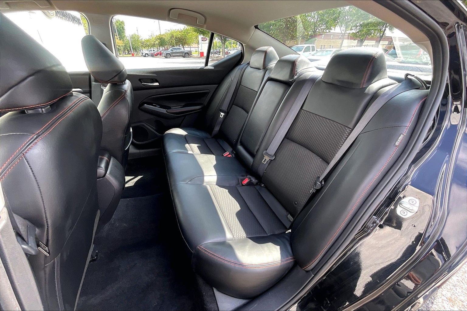 Used 2025 Nissan Altima 2.5 SR FWD image 28