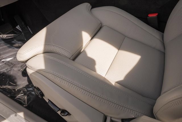 New 2026 Volvo XC60 T8 Ultra w/ Protection Package Premier image 32