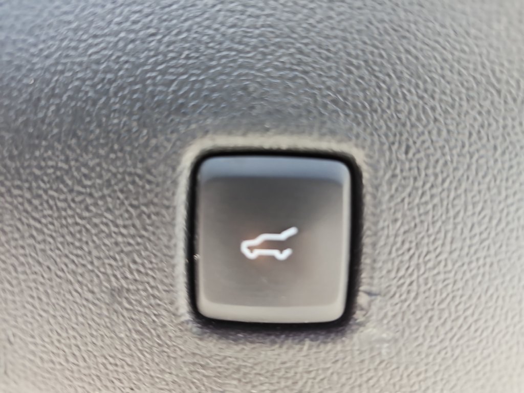 Used 2022 Ford Escape SE w/ Convenience Package FWD image 13