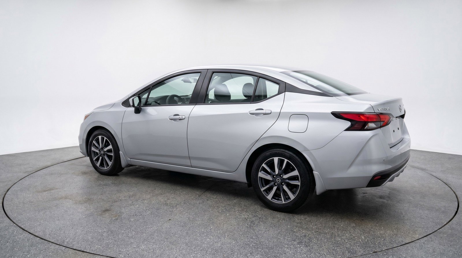 Used 2025 Nissan Versa SV FWD image 6
