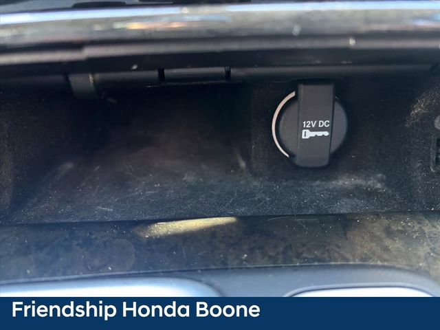 Used 2018 Chrysler 300 Limited image 19