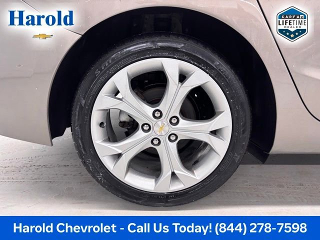 Used 2018 Chevrolet Cruze Premier FWD image 7