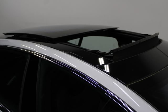 Used 2015 Tesla Model S 85 RWD image 5