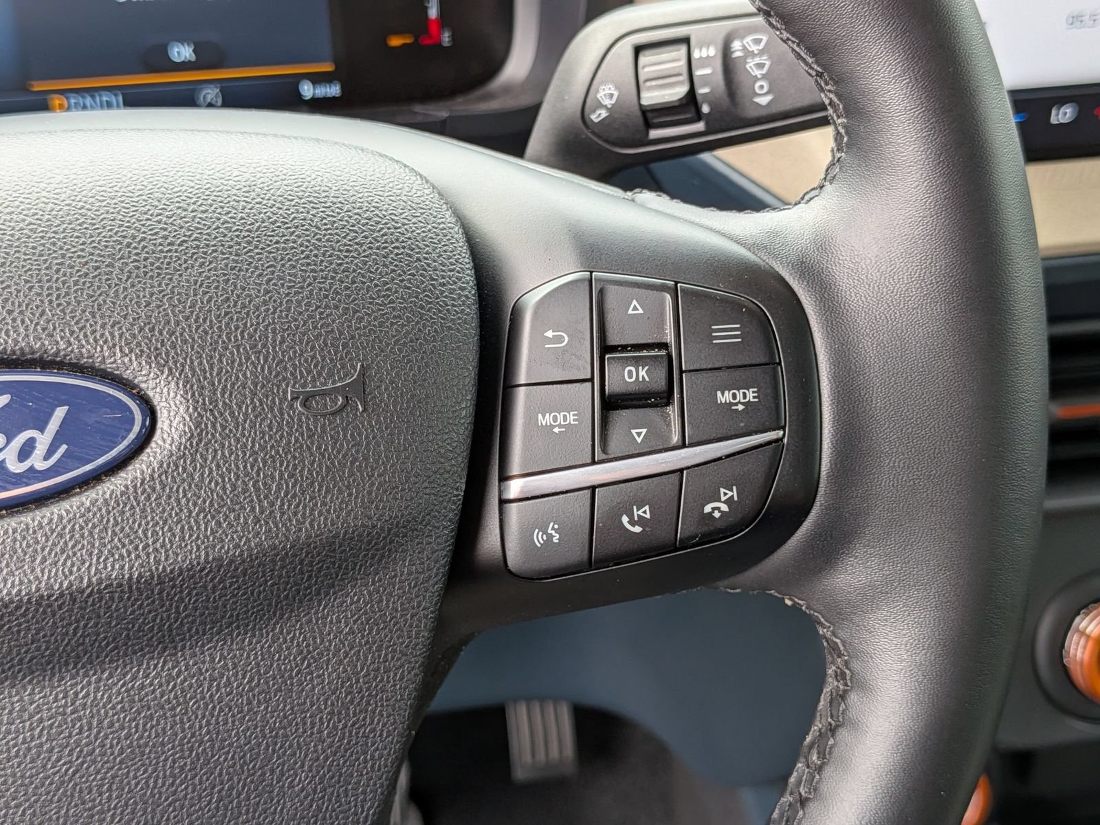 Used 2025 Ford Maverick Lariat AWD/4WD image 19