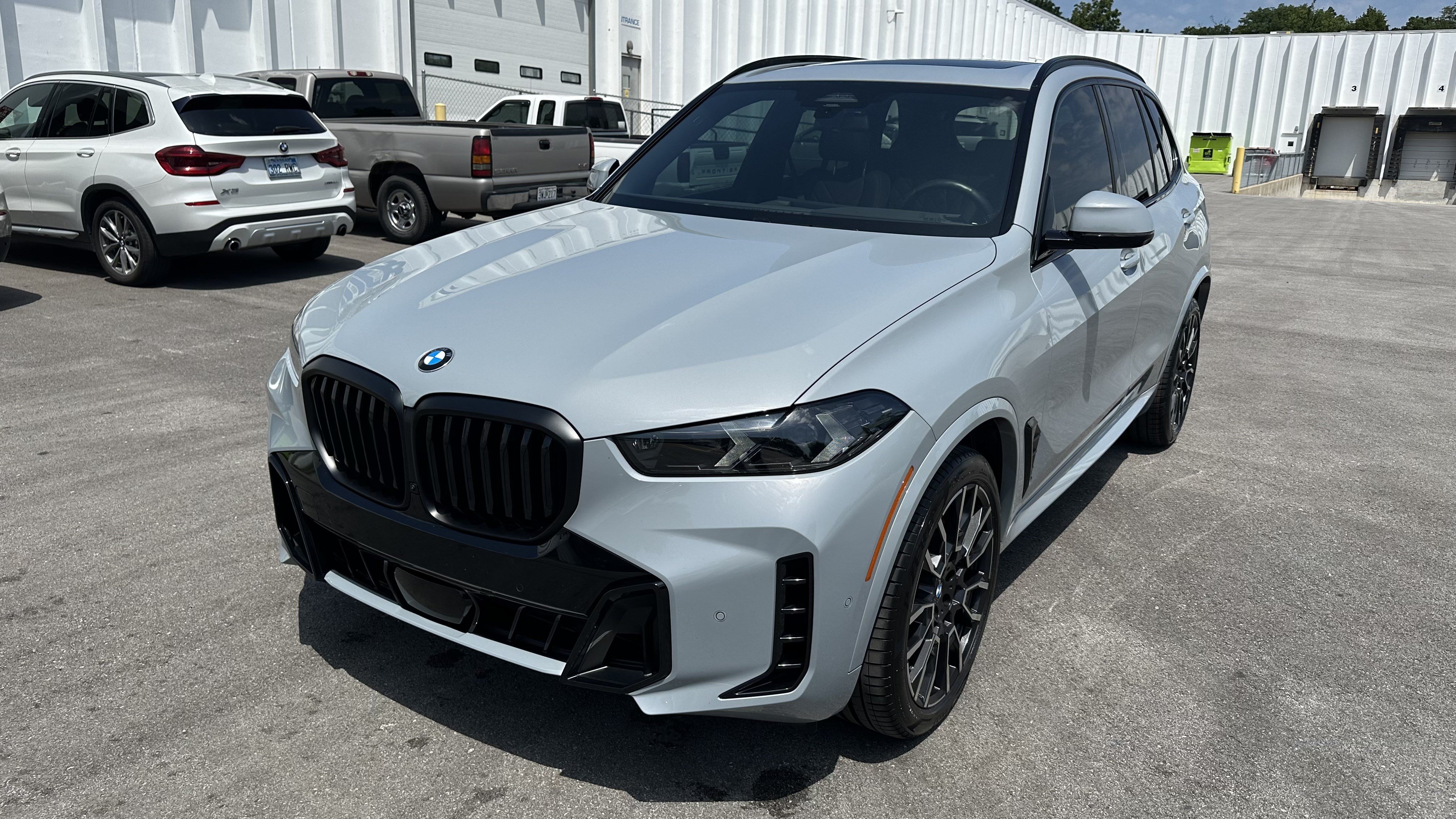 Certified 2025 BMW X5 xDrive40i w/ M Sport Package AWD/4WD image 5