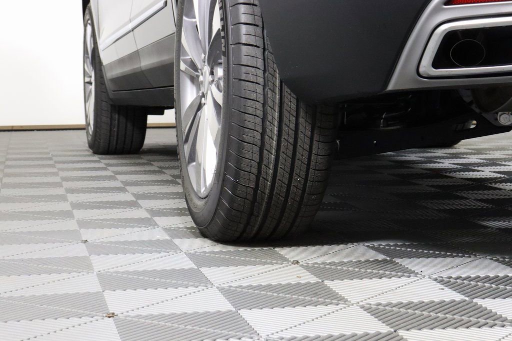 New 2025 Cadillac XT5 Premium Luxury w/ Technology Package image 9