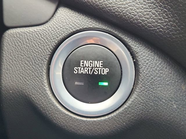 Used 2018 Chevrolet Equinox LT FWD image 16