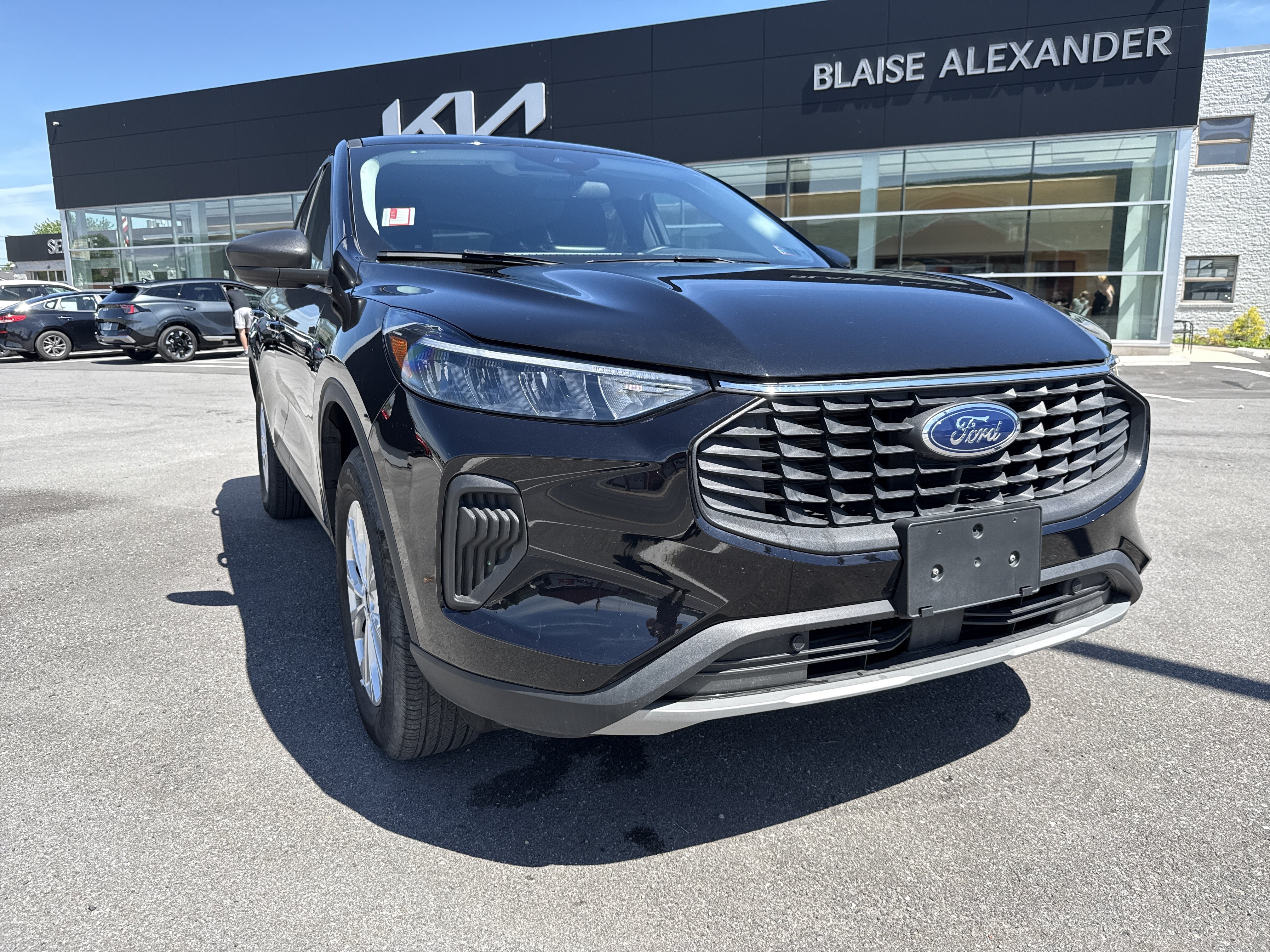 Used 2025 Ford Escape Active AWD/4WD image 1