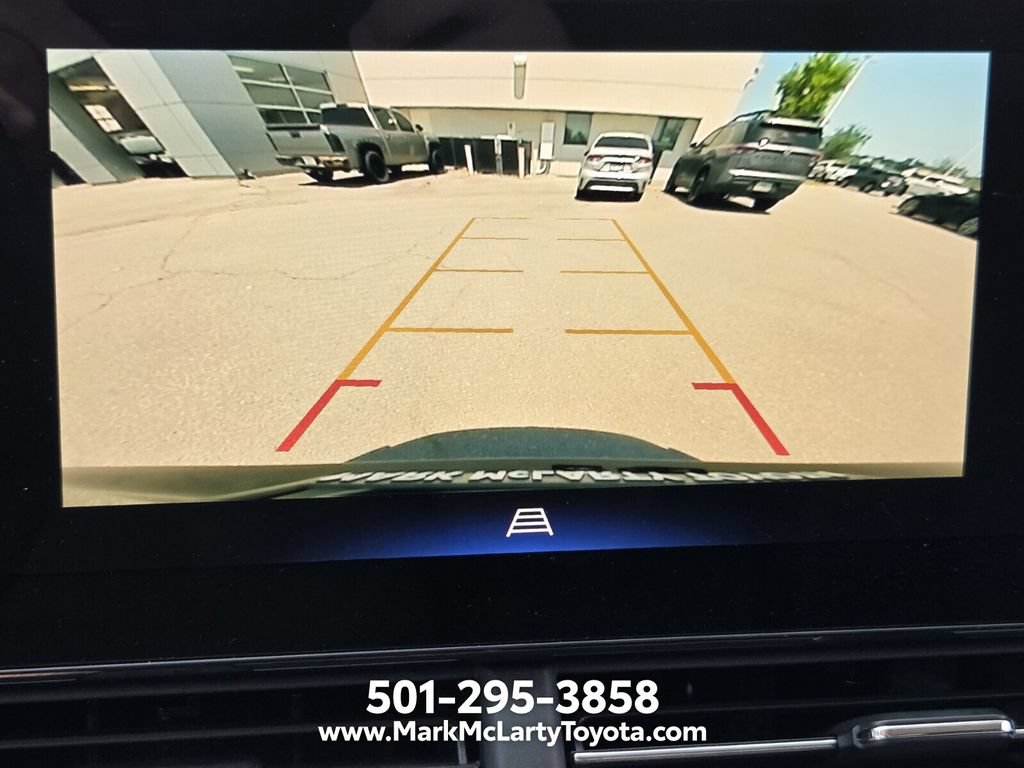 Used 2025 Chevrolet Trax LT w/ Driver Confidence Package FWD image 18