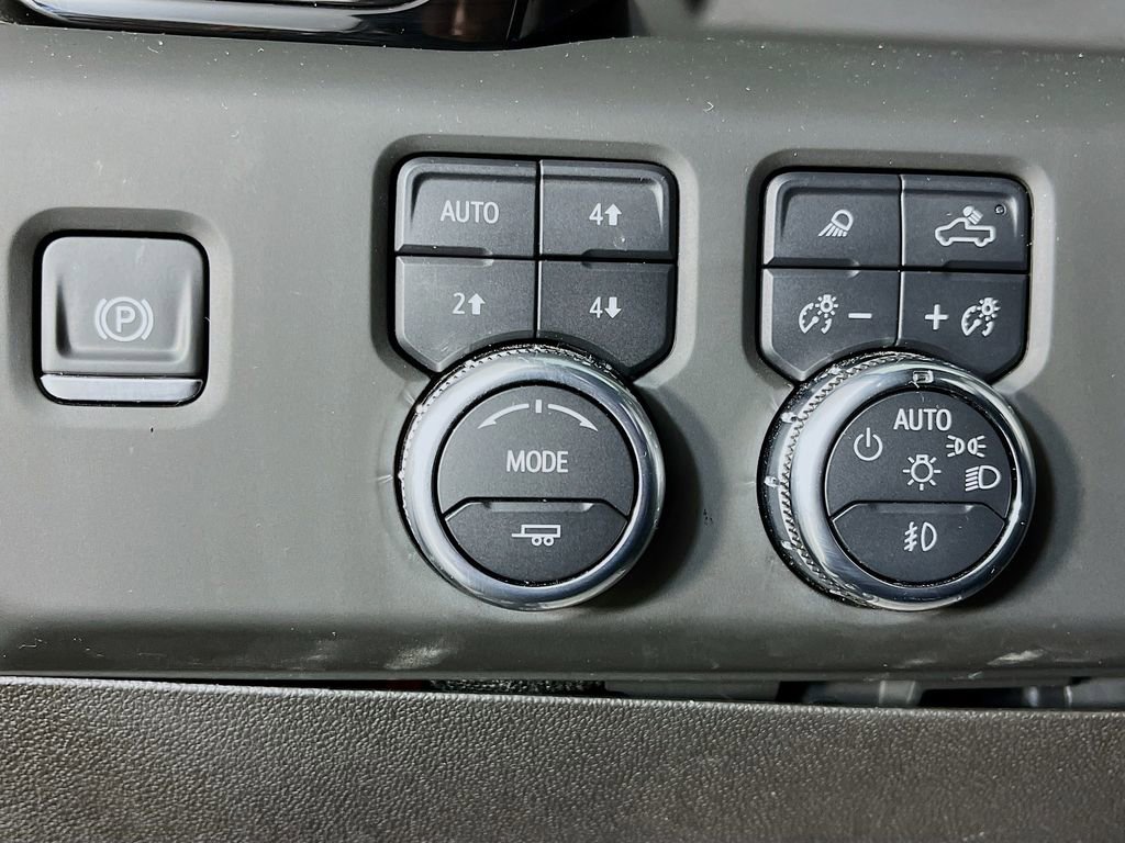 Used 2025 GMC Sierra 2500 AT4X image 13