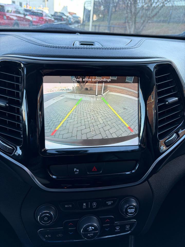 Used 2020 Jeep Cherokee Limited image 11