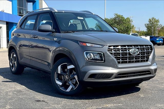 New 2025 Hyundai Venue SEL