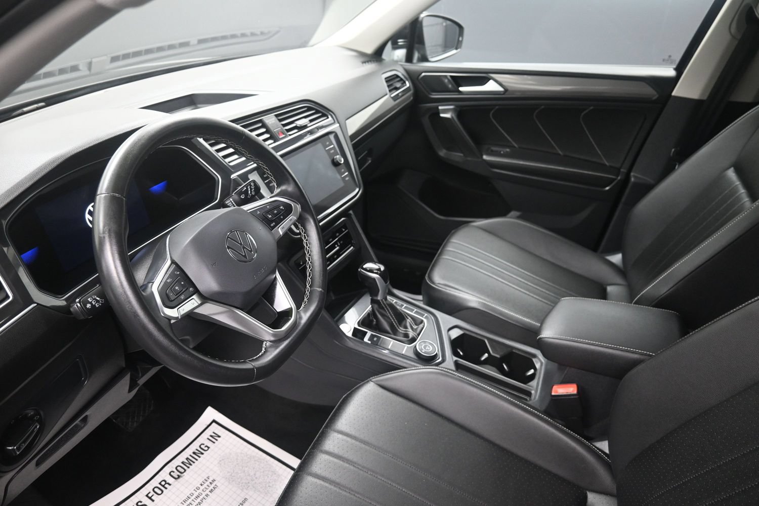 Used 2023 Volkswagen Tiguan SE AWD/4WD image 17