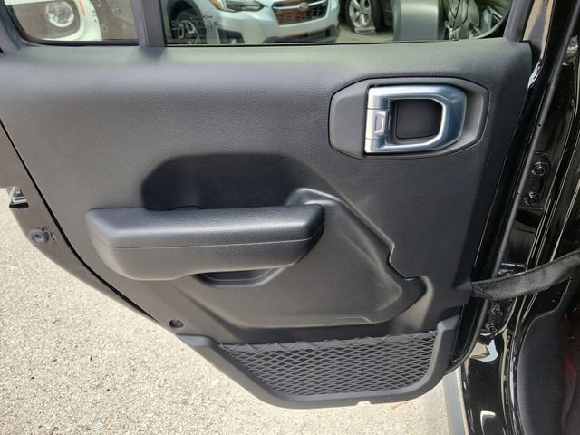 Used 2021 Jeep Gladiator Rubicon AWD/4WD image 9