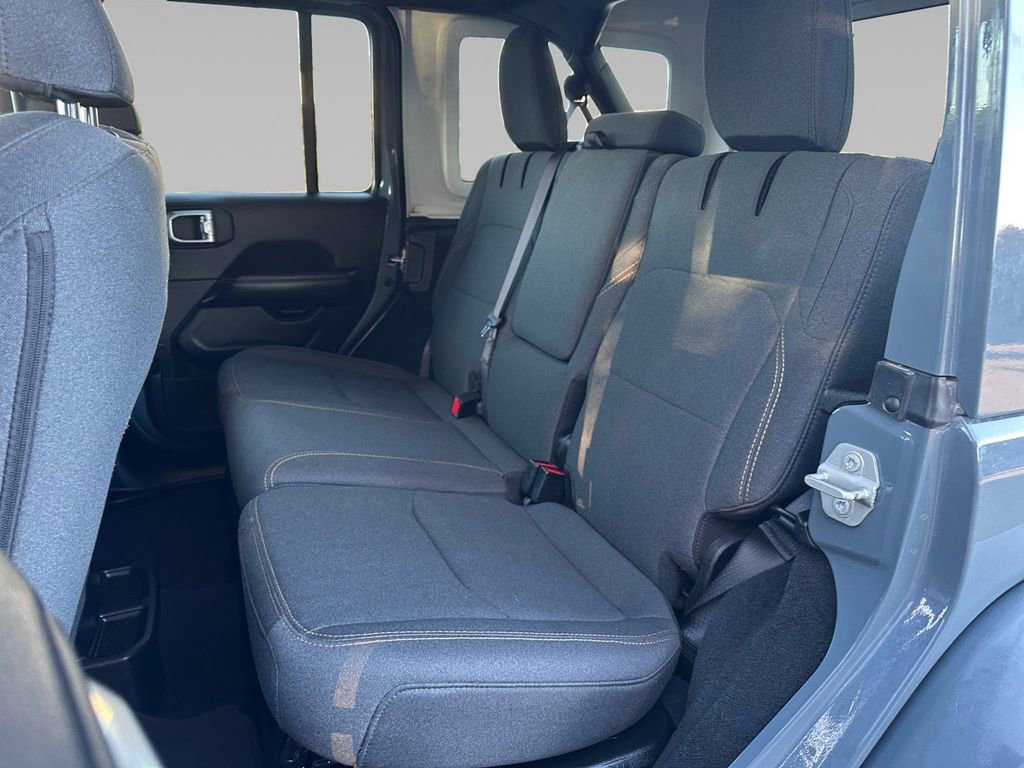 Used 2024 Jeep Wrangler Unlimited Sahara AWD/4WD image 15