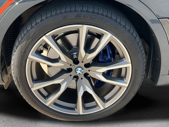 Used 2021 BMW X7 M50i AWD/4WD image 9