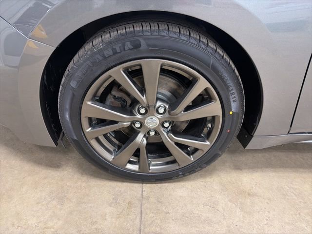 Used 2018 Nissan Maxima 3.5 SV image 9