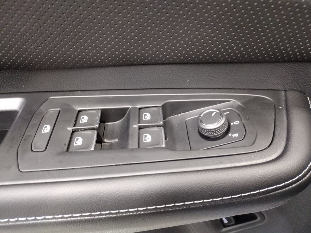 New 2026 Volkswagen Atlas SE image 22