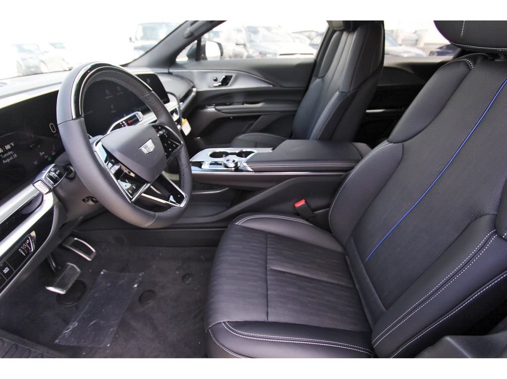 New 2027 Cadillac Lyriq Luxury AWD/4WD image 6