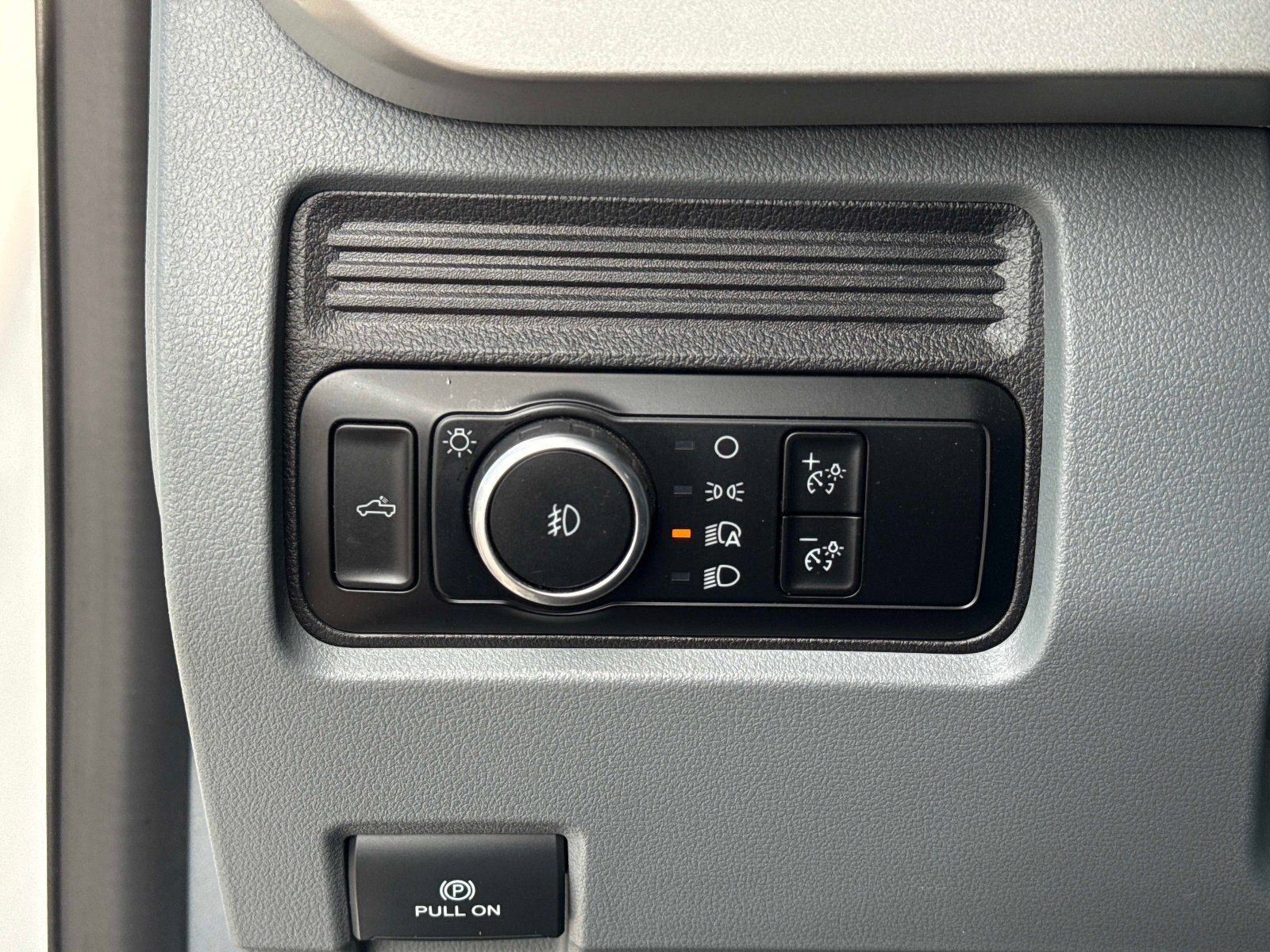 Used 2025 Ford F250 XLT image 31