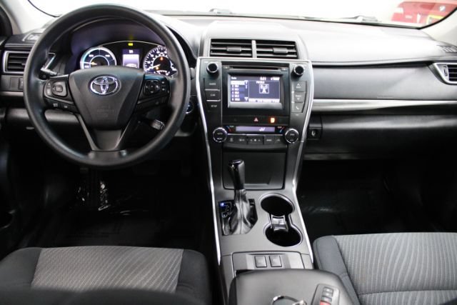 Used 2015 Toyota Camry LE FWD image 2