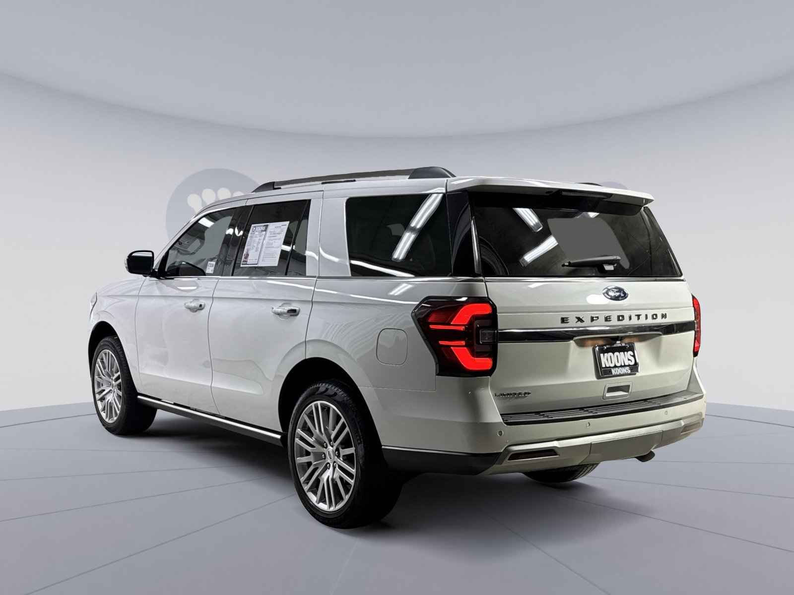 Used 2024 Ford Expedition Limited image 10