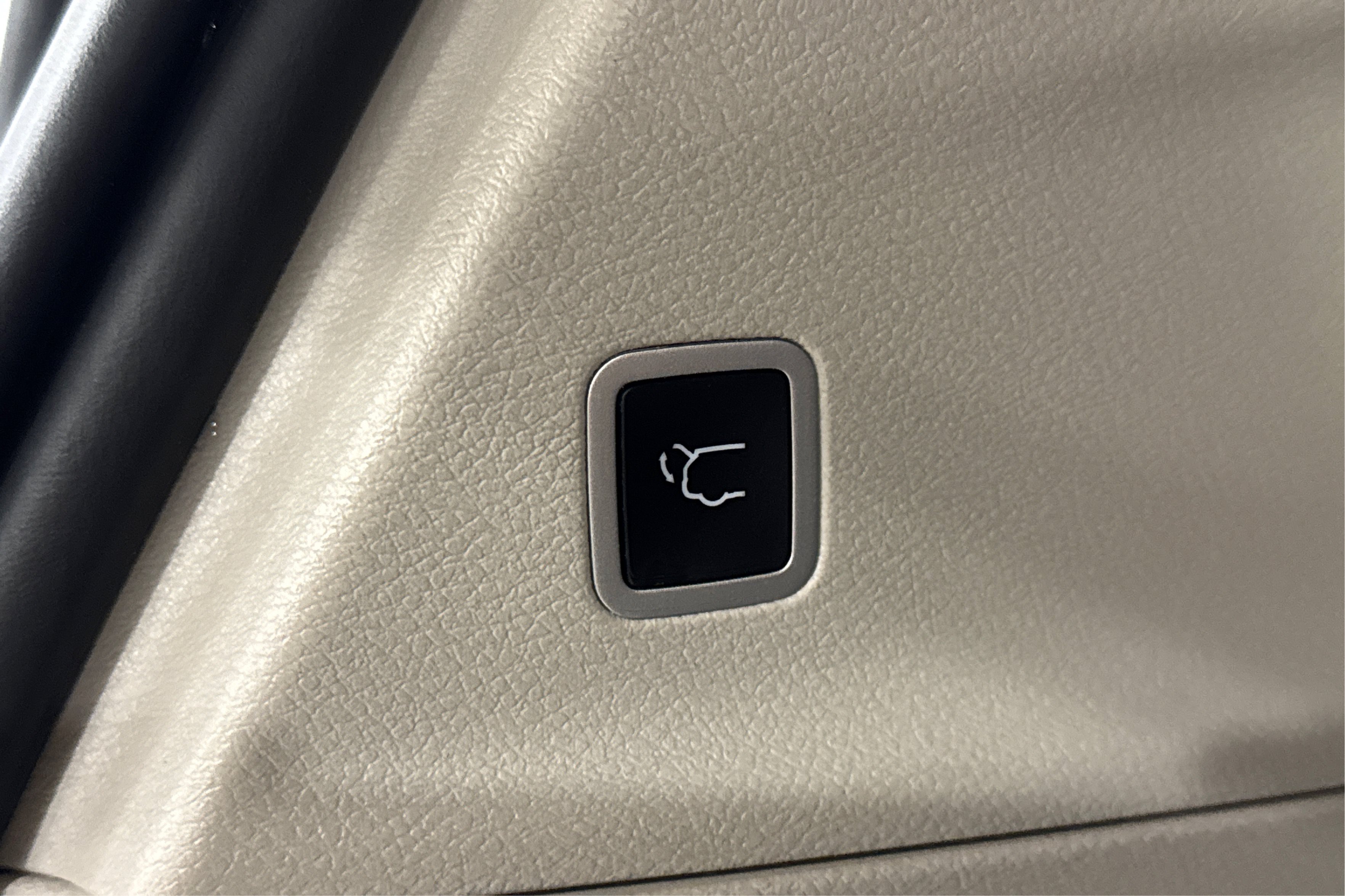 Used 2024 Chrysler Pacifica Touring-L FWD image 47