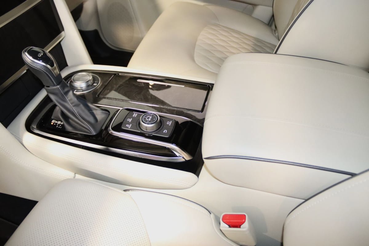 Used 2024 INFINITI QX80 Sensory AWD/4WD image 43