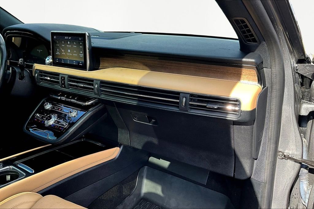 Used 2022 Lincoln Corsair Reserve w/ Equipment Group 201A image 17