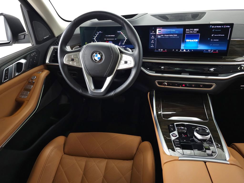 Used 2024 BMW X7 xDrive40i w/ Executive Package image 21