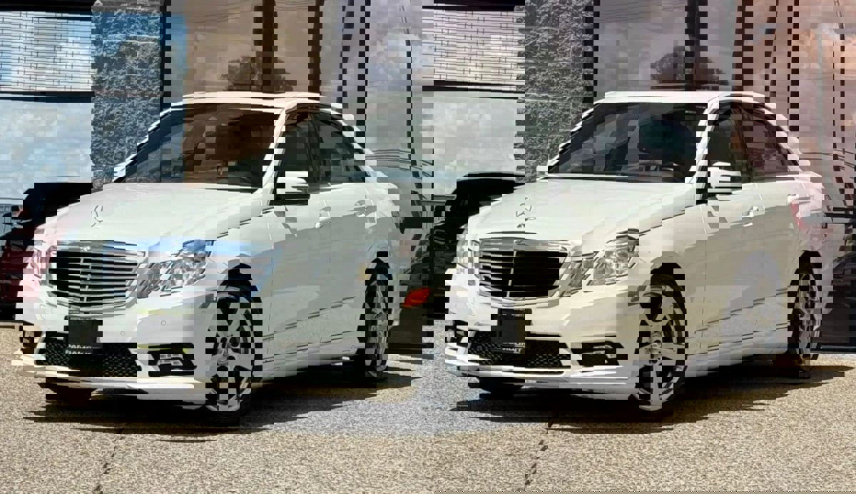 Used 2011 Mercedes-Benz E 350 Sport image 4