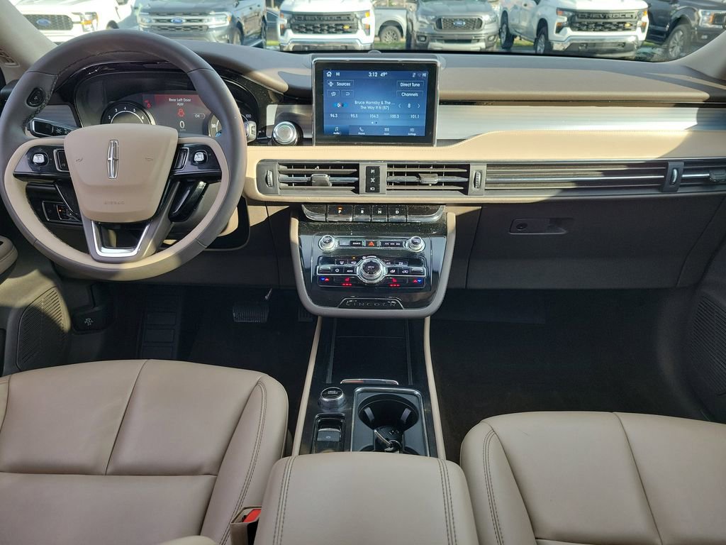 Certified 2022 Lincoln Corsair FWD image 11