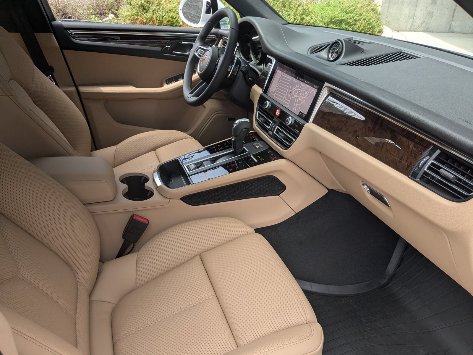 New 2026 Porsche Macan AWD/4WD image 27