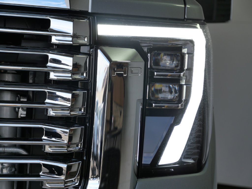 New 2026 GMC Sierra 3500 Denali w/ Denali Reserve Package AWD/4WD image 8