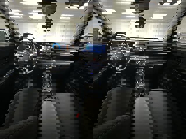 Used 2025 Hyundai Kona SEL image 19