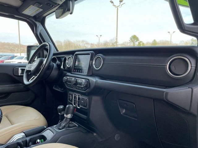 Used 2018 Jeep Wrangler Unlimited Sahara w/ Dual Top Group image 28