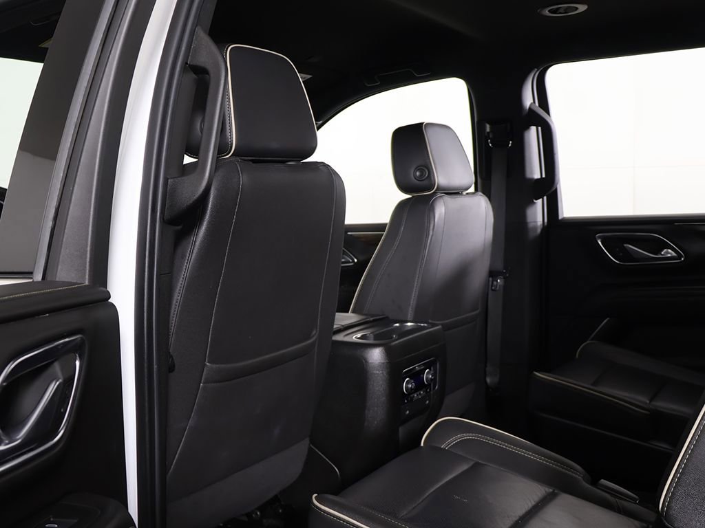 Used 2023 Chevrolet Suburban Premier AWD/4WD image 33