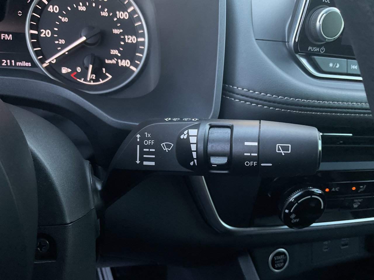 Used 2023 Nissan Rogue S FWD image 39