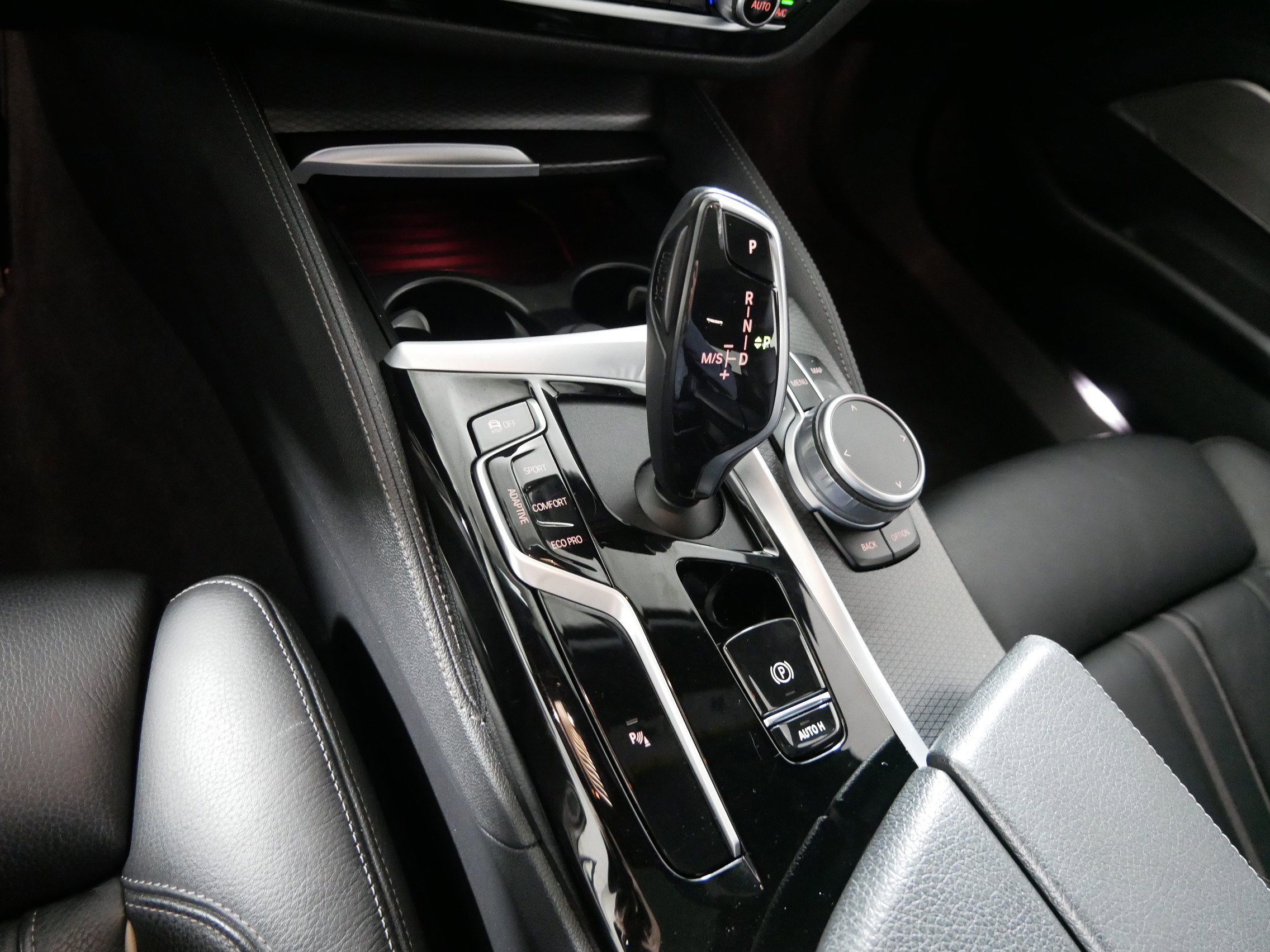 Used 2022 BMW M550i xDrive image 24