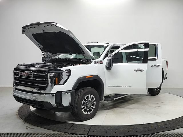 Used 2025 GMC Sierra 2500 SLT w/ SLT Convenience Package AWD/4WD image 11