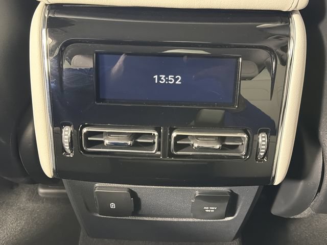 New 2026 Lincoln Aviator AWD image 17